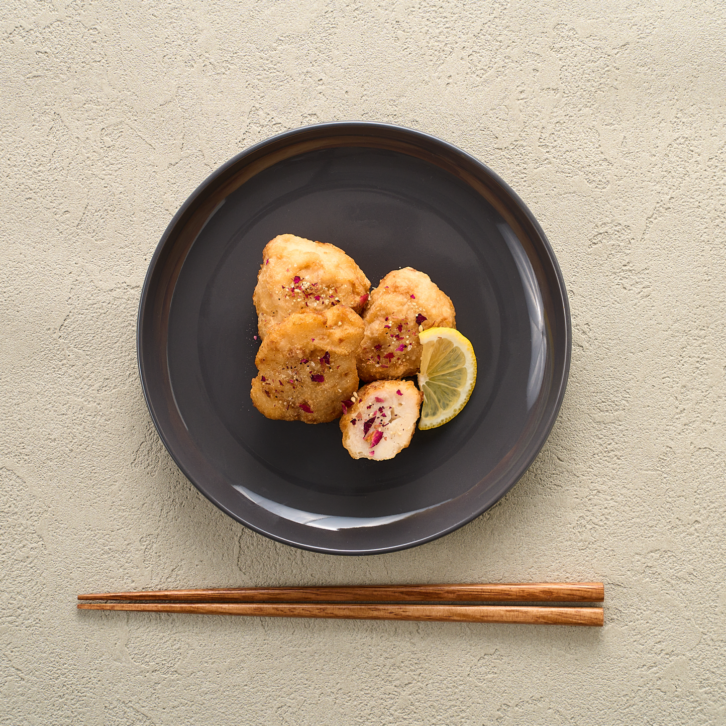 薬膳塩で食べる参鶏湯-サムゲタン-(丸鶏)