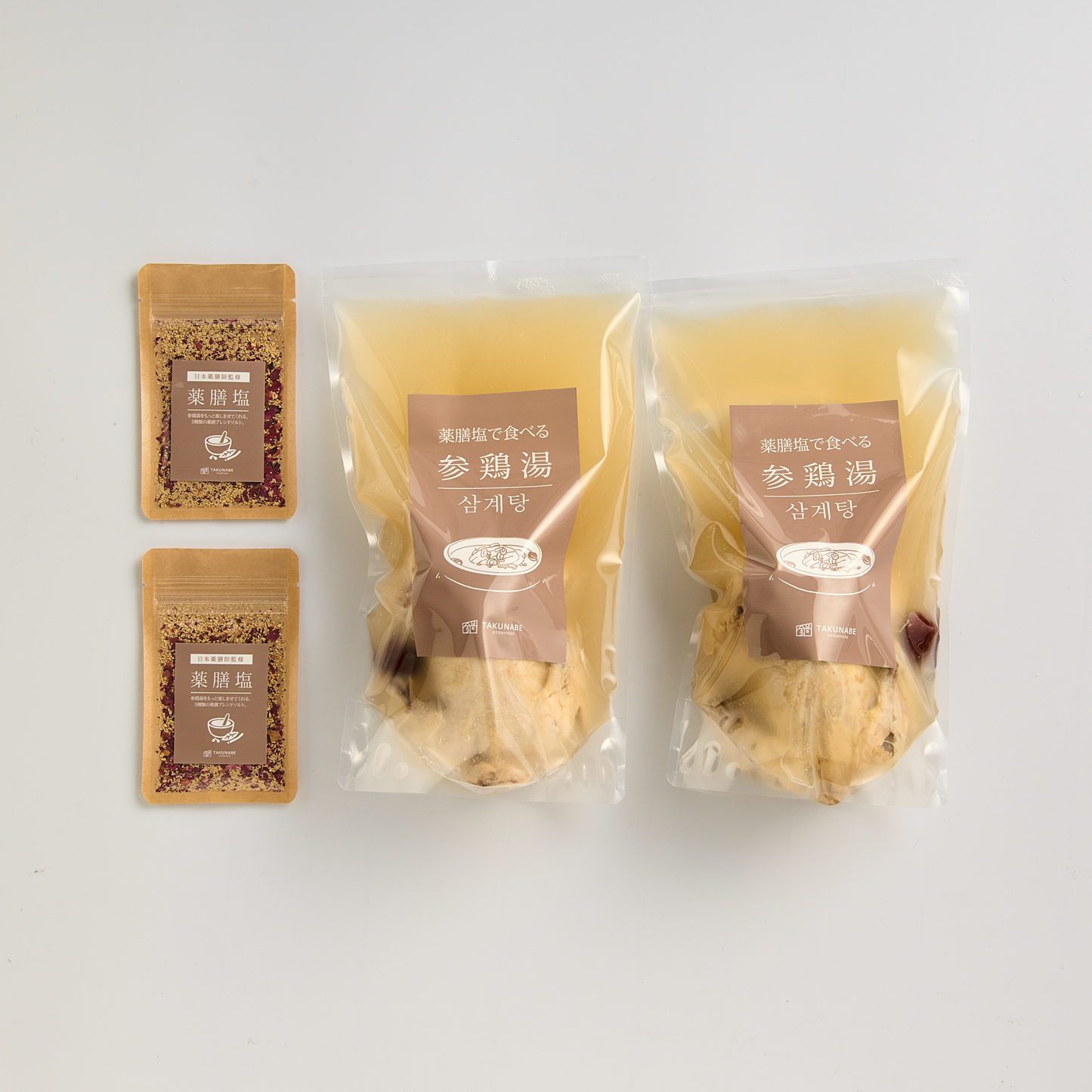 薬膳塩で食べる参鶏湯-サムゲタン-(丸鶏)